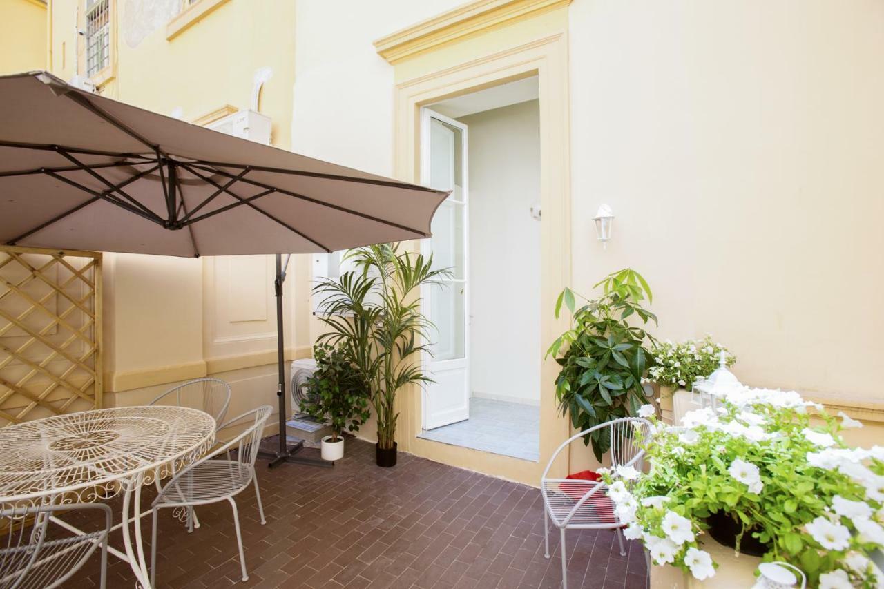 Regina Elena Bed & Breakfast เนเปิลส์ ภายนอก รูปภาพ