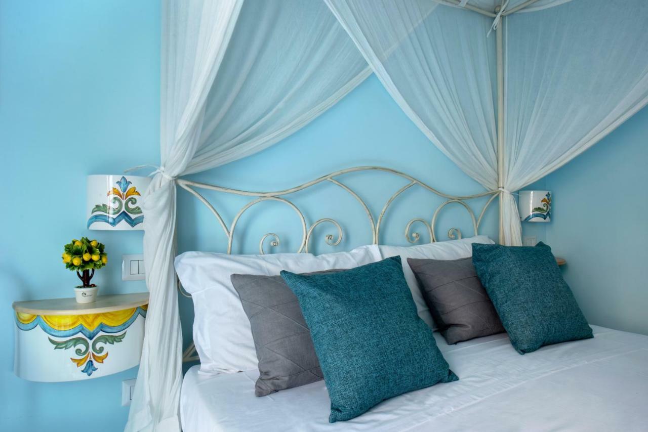Regina Elena Bed & Breakfast เนเปิลส์ ภายนอก รูปภาพ