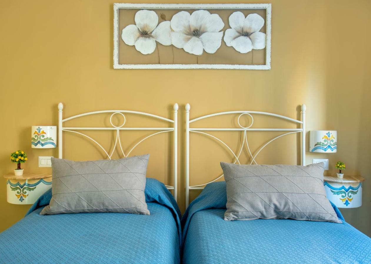 Regina Elena Bed & Breakfast เนเปิลส์ ภายนอก รูปภาพ
