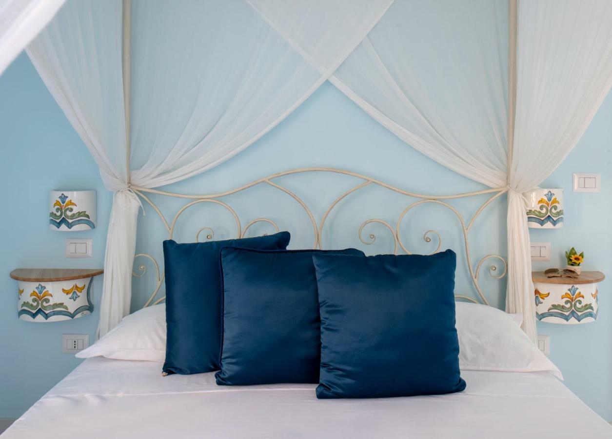Regina Elena Bed & Breakfast เนเปิลส์ ภายนอก รูปภาพ